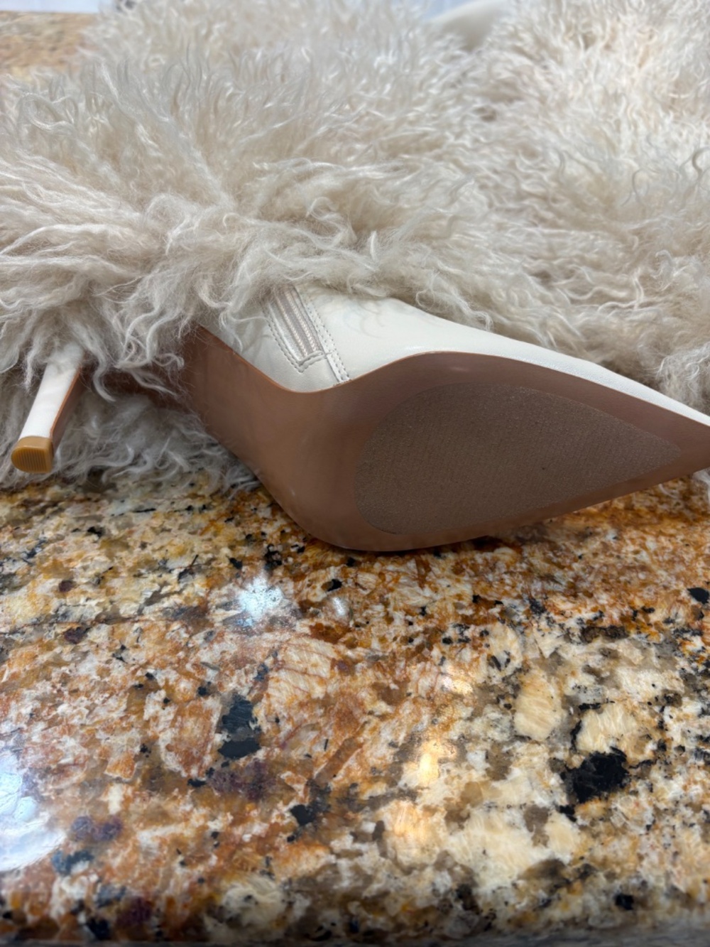 Brand New Steve Madden Icon Boots - Off-White Faux Fur / Never Worn - Picture 3 of 6